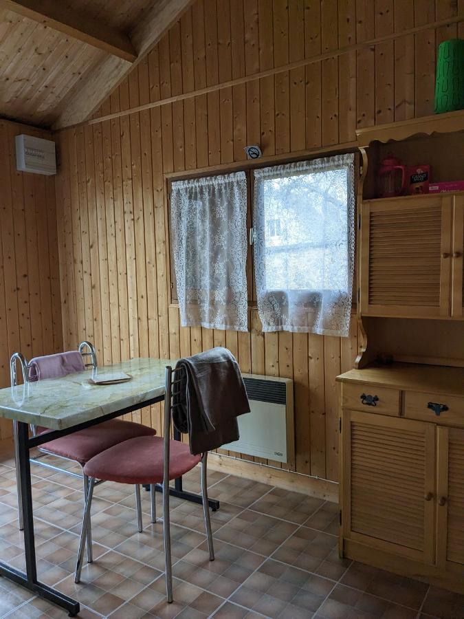 Au Petit Chalet D'Illiers Combray - Salle D'Eau Uniquement Екстериор снимка