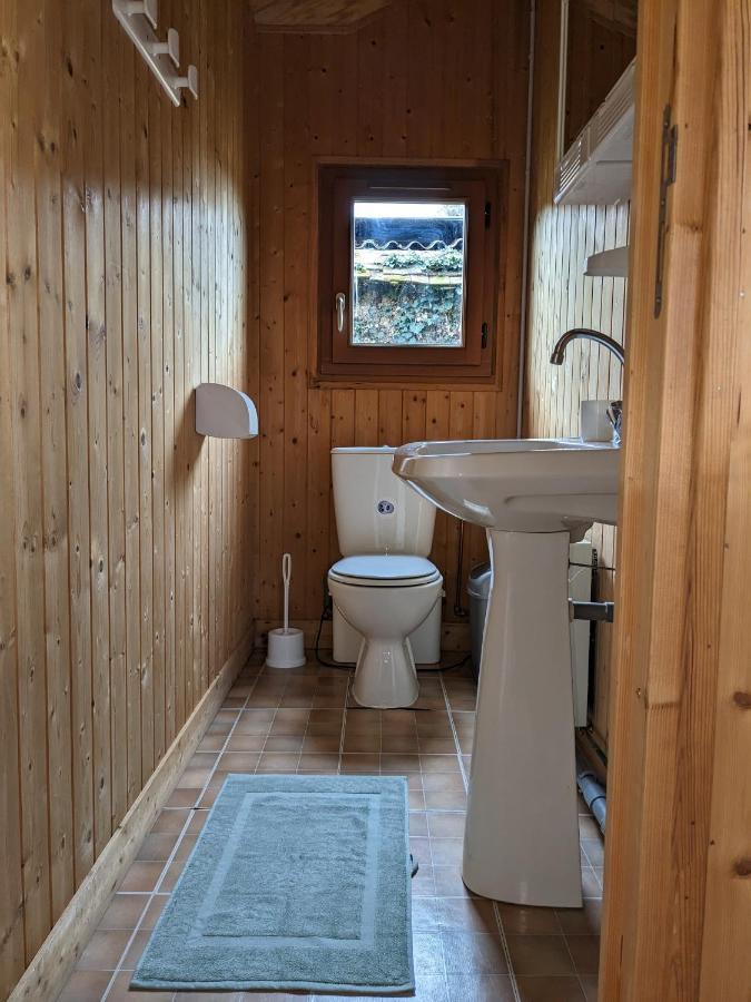 Au Petit Chalet D'Illiers Combray - Salle D'Eau Uniquement Екстериор снимка