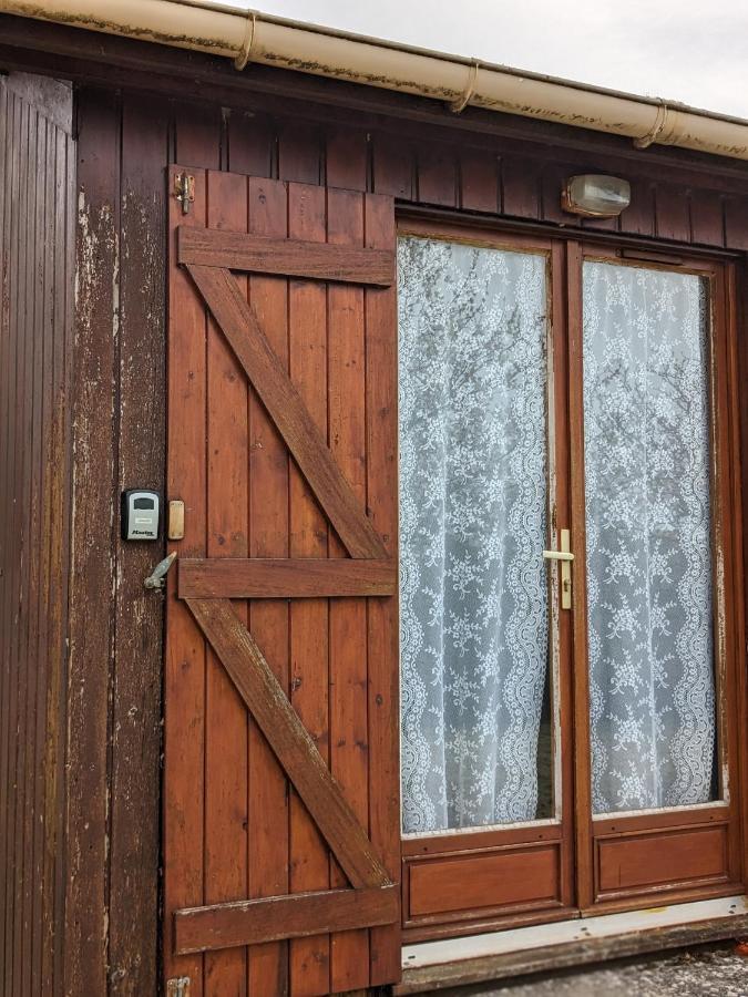 Au Petit Chalet D'Illiers Combray - Salle D'Eau Uniquement Екстериор снимка